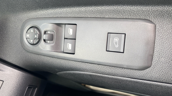 Peugeot Partner M Diesel 1.5 BlueHDi 100 Professional Plus Van - Image 21